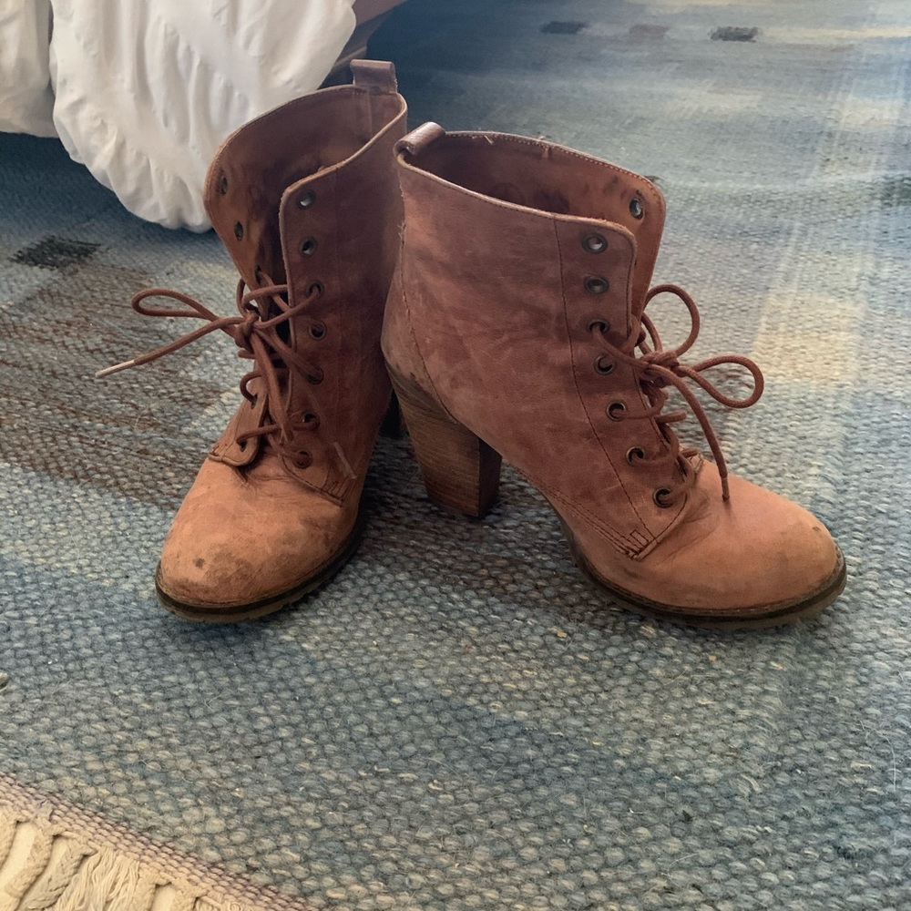 Steve Madden - brown leather lace up heeled boot
